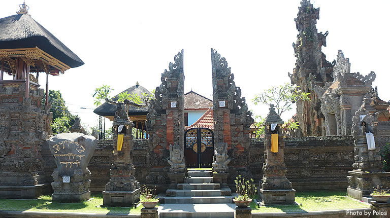 Pura Bale Agung Desa Batubulan