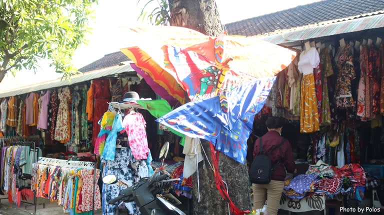 Pasar Seni Sukawati Blok Jual Pakain